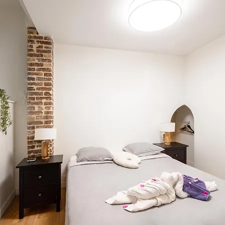 Part Of Saint-germain-des Pres / 3 Bedrooms * פריז